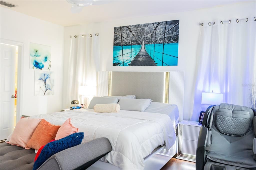 For Sale: $739,000 (3 beds, 3 baths, 2307 Square Feet)