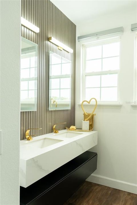 For Sale: $739,000 (3 beds, 3 baths, 2307 Square Feet)