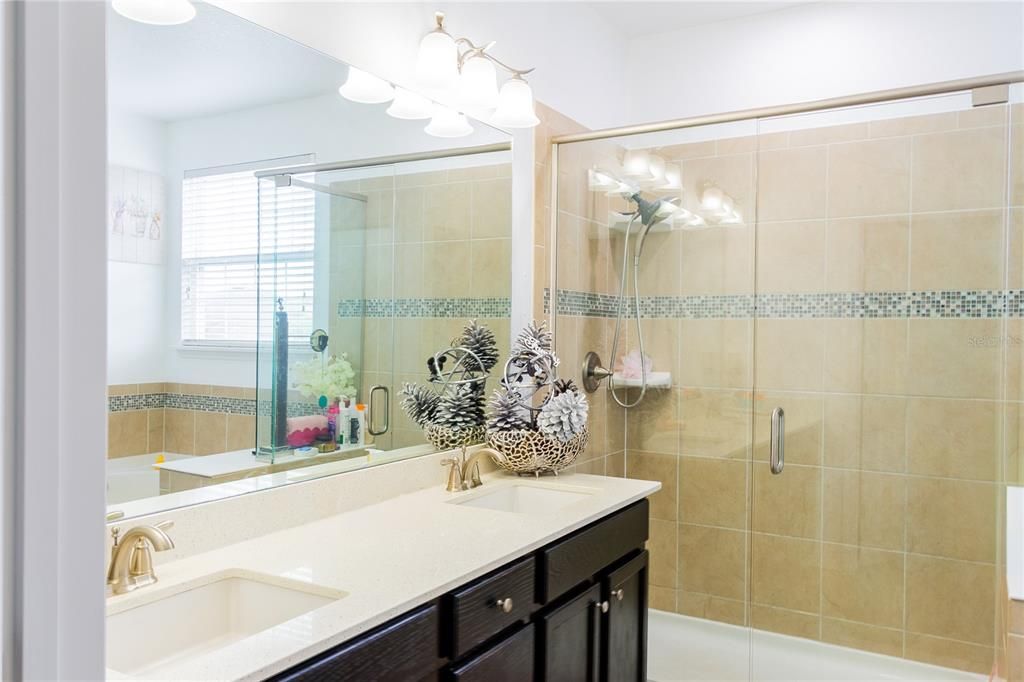 For Sale: $739,000 (3 beds, 3 baths, 2307 Square Feet)