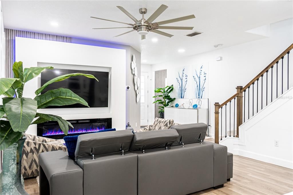 For Sale: $739,000 (3 beds, 3 baths, 2307 Square Feet)