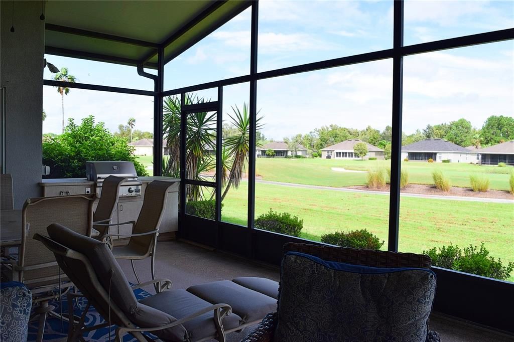 合同活跃: $355,000 (2 贝兹, 2 浴室, 1554 平方英尺)