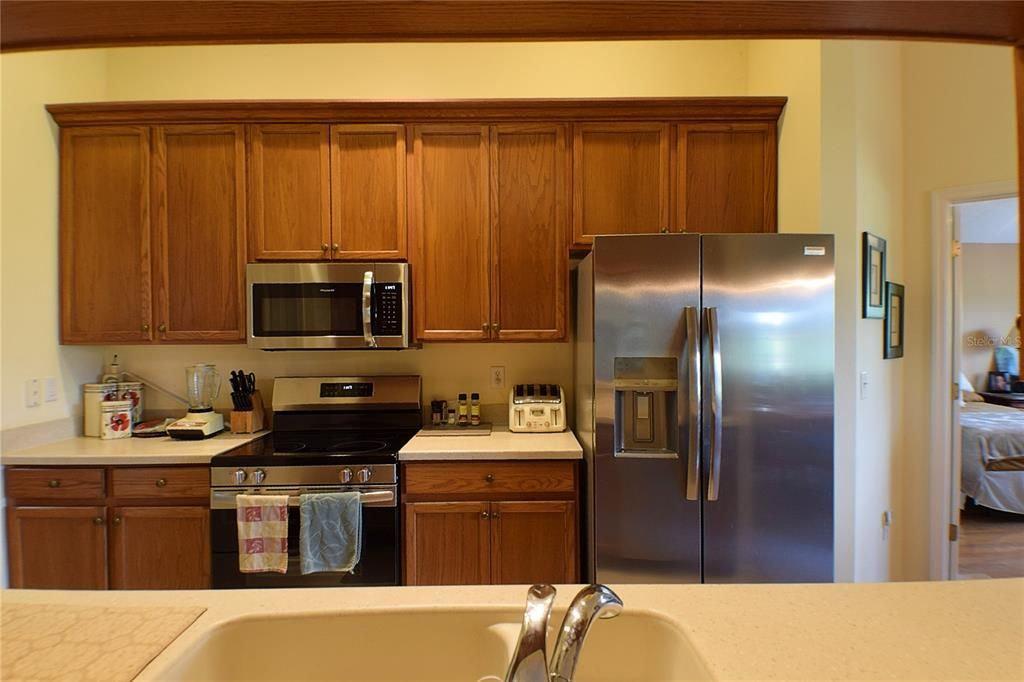 合同活跃: $355,000 (2 贝兹, 2 浴室, 1554 平方英尺)