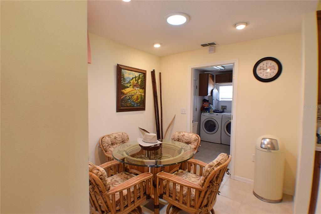 合同活跃: $355,000 (2 贝兹, 2 浴室, 1554 平方英尺)