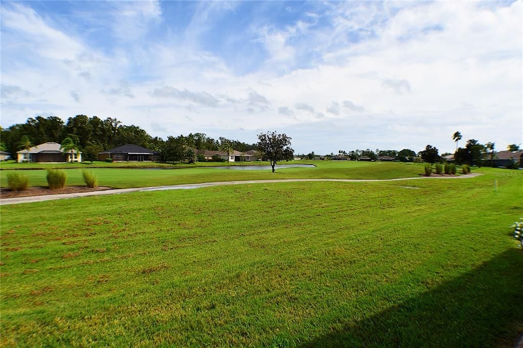 合同活跃: $355,000 (2 贝兹, 2 浴室, 1554 平方英尺)