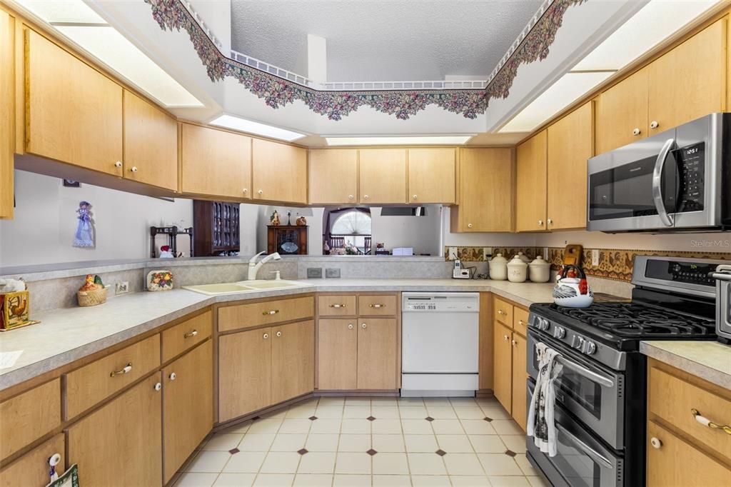 For Sale: $265,000 (3 beds, 2 baths, 1776 Square Feet)