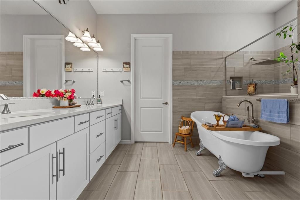 En Venta: $1,199,000 (6 camas, 4 baños, 5309 Pies cuadrados)