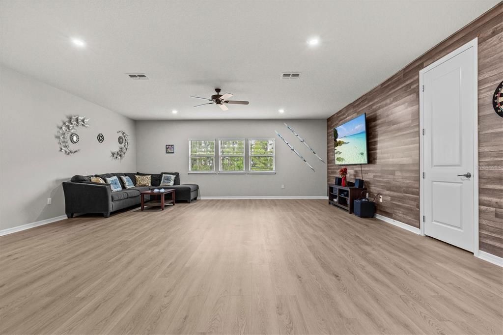 En Venta: $1,199,000 (6 camas, 4 baños, 5309 Pies cuadrados)