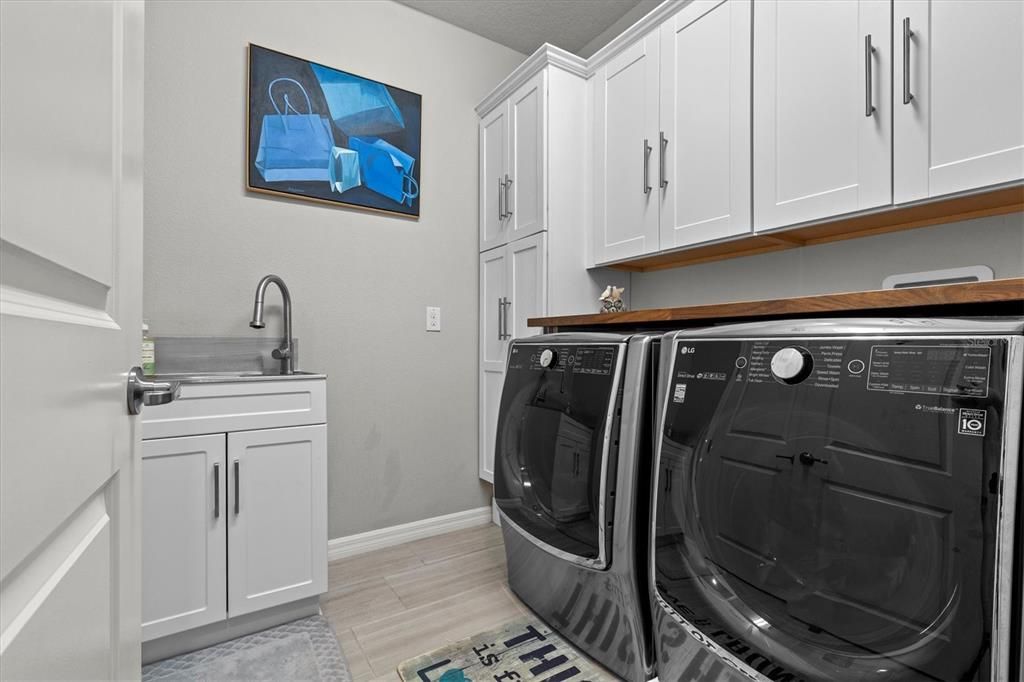 En Venta: $1,199,000 (6 camas, 4 baños, 5309 Pies cuadrados)