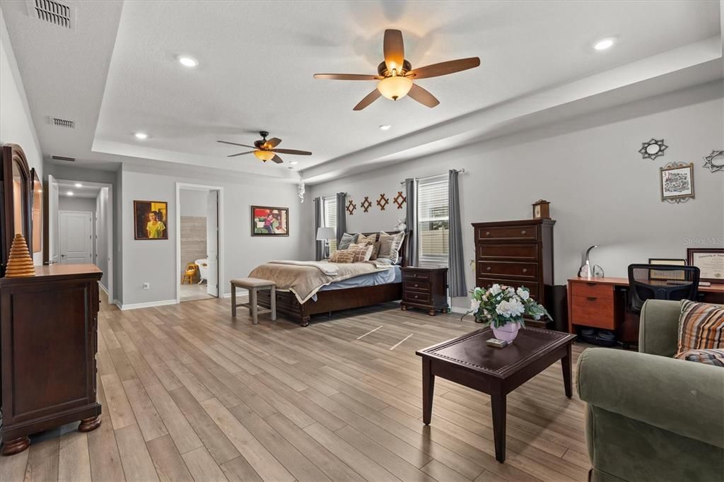 En Venta: $1,199,000 (6 camas, 4 baños, 5309 Pies cuadrados)