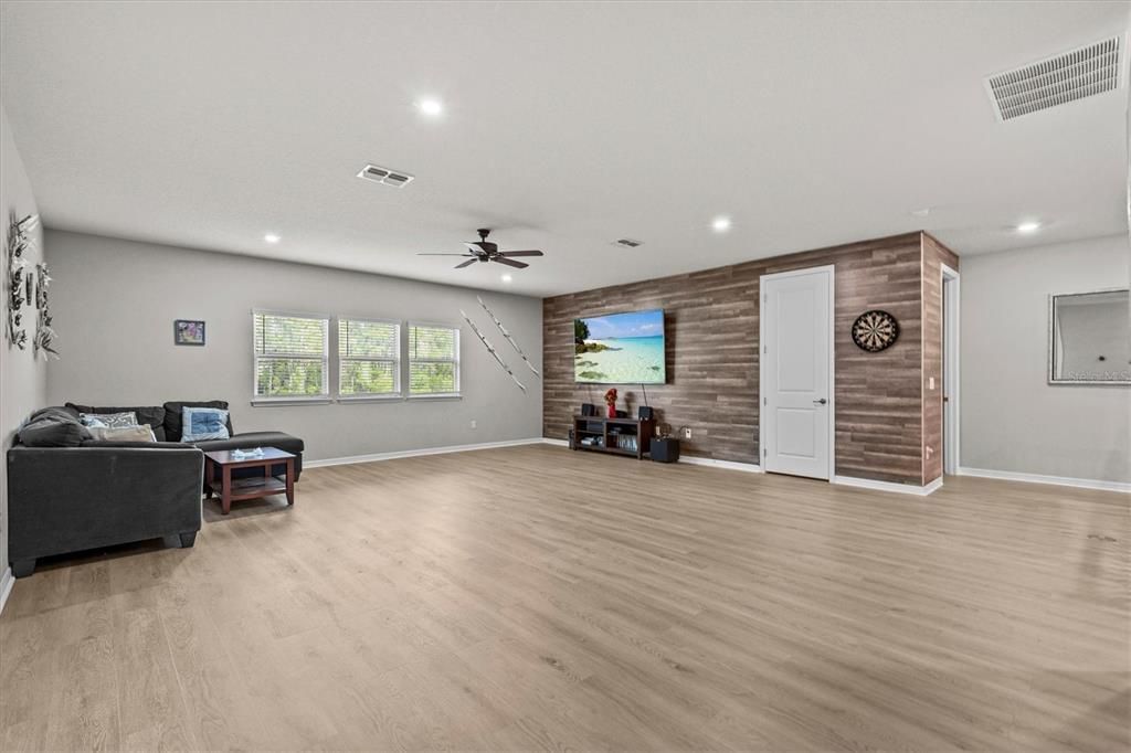 En Venta: $1,199,000 (6 camas, 4 baños, 5309 Pies cuadrados)