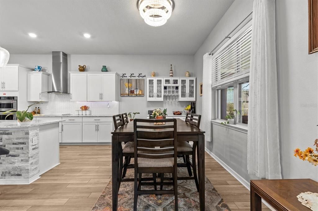 En Venta: $1,199,000 (6 camas, 4 baños, 5309 Pies cuadrados)