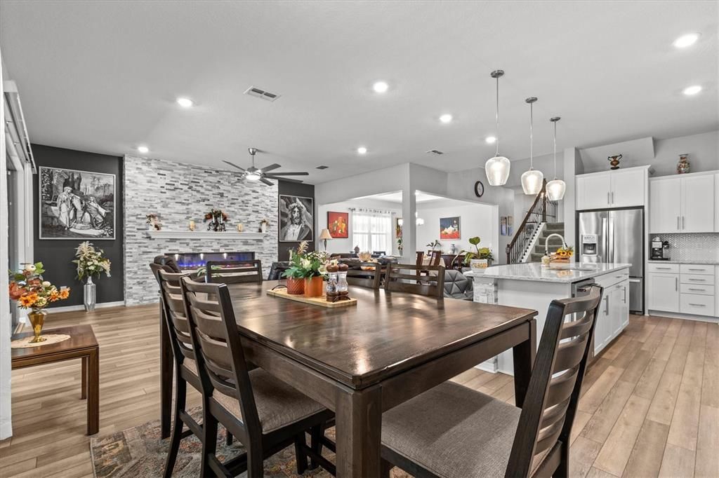 En Venta: $1,199,000 (6 camas, 4 baños, 5309 Pies cuadrados)