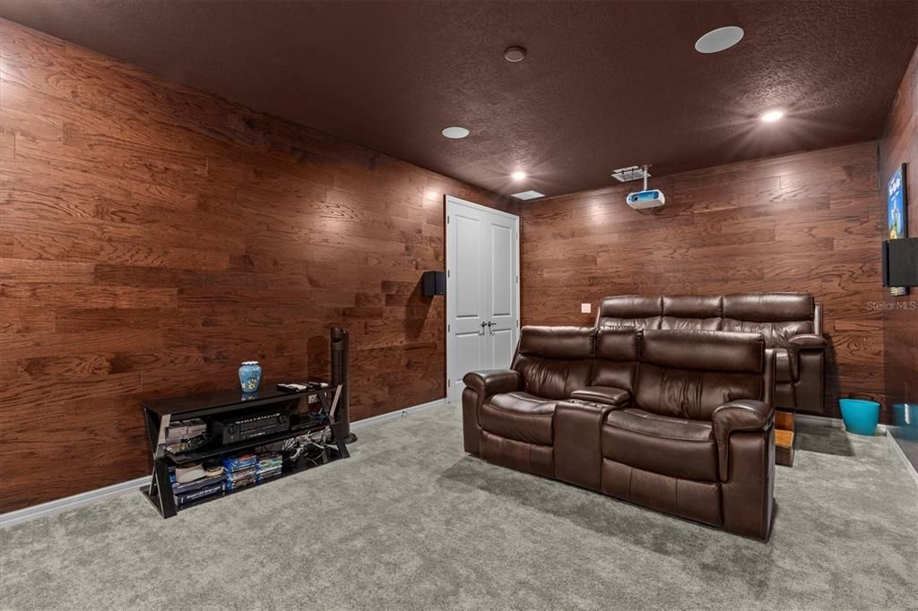 En Venta: $1,199,000 (6 camas, 4 baños, 5309 Pies cuadrados)