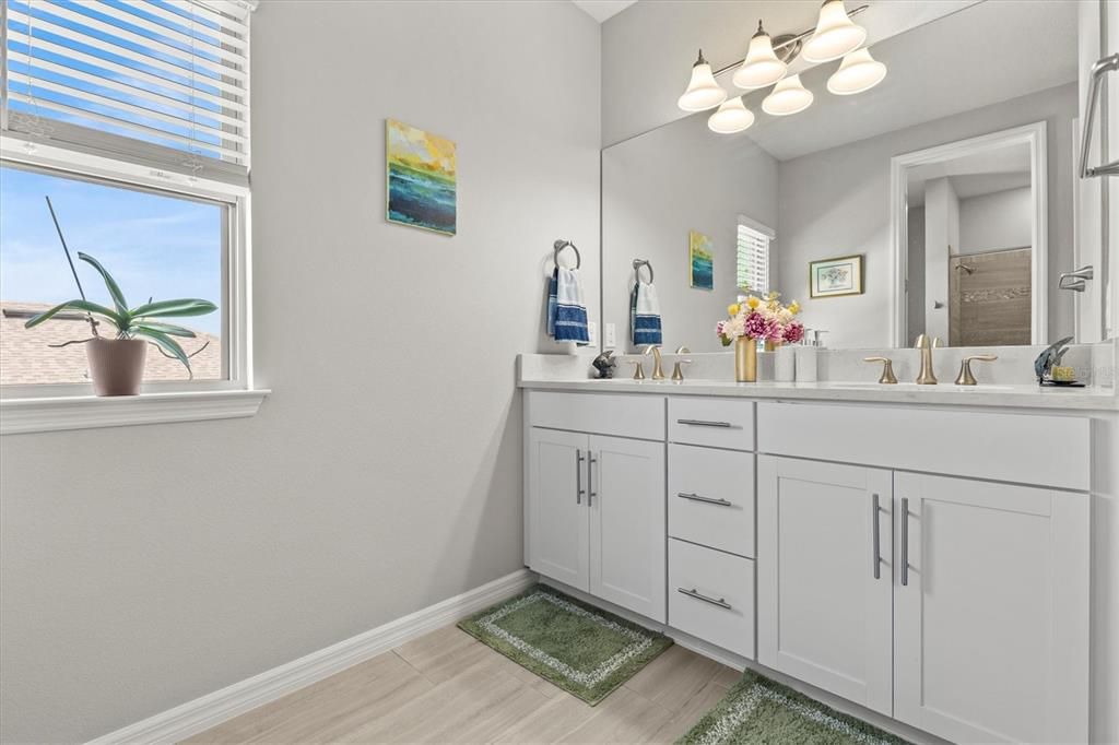 En Venta: $1,199,000 (6 camas, 4 baños, 5309 Pies cuadrados)