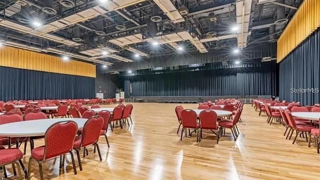 Activo con contrato: $115,000 (2 camas, 2 baños, 960 Pies cuadrados)