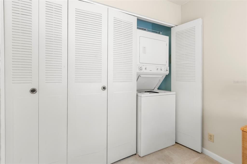 Activo con contrato: $115,000 (2 camas, 2 baños, 960 Pies cuadrados)