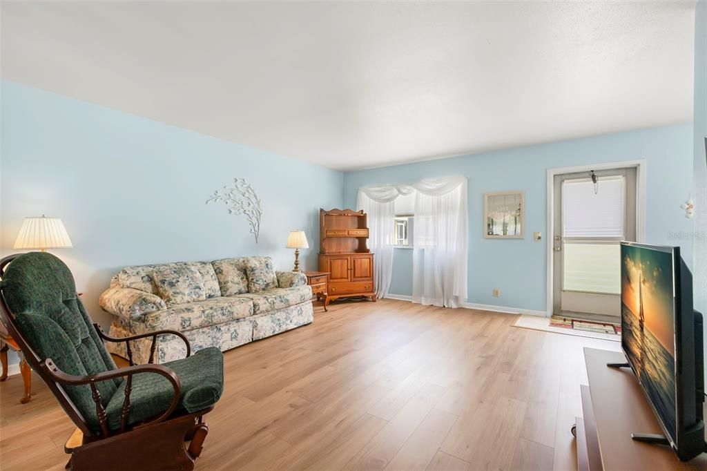 Activo con contrato: $115,000 (2 camas, 2 baños, 960 Pies cuadrados)