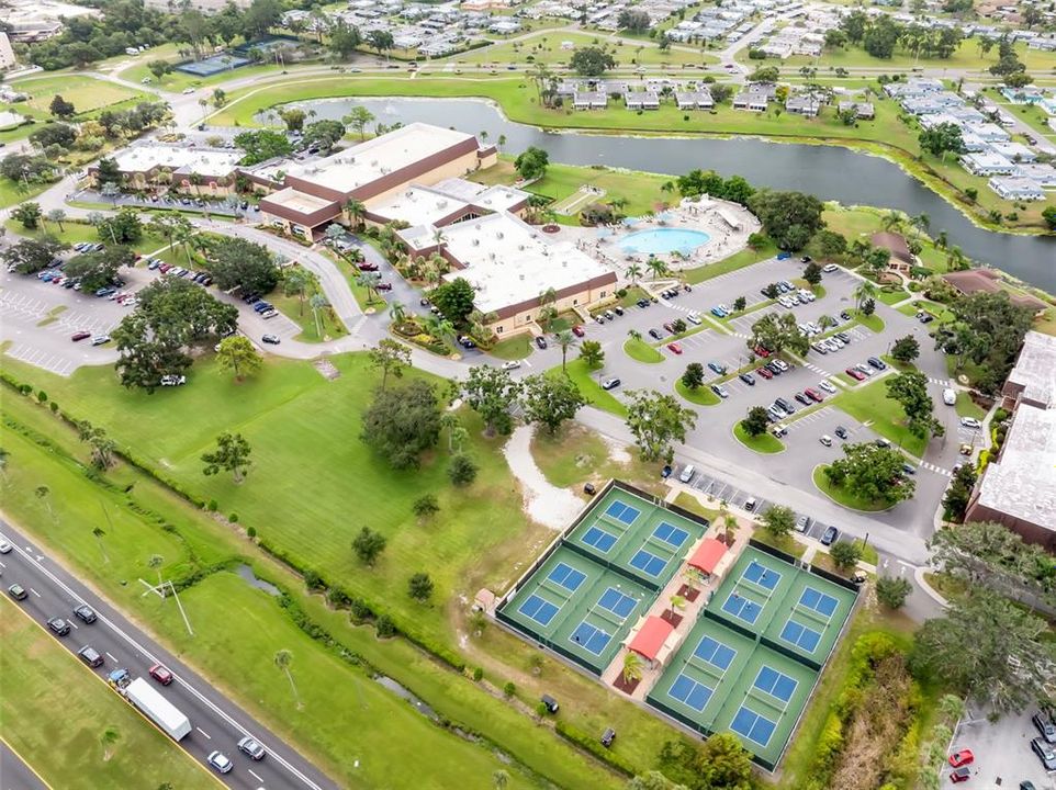 Activo con contrato: $115,000 (2 camas, 2 baños, 960 Pies cuadrados)