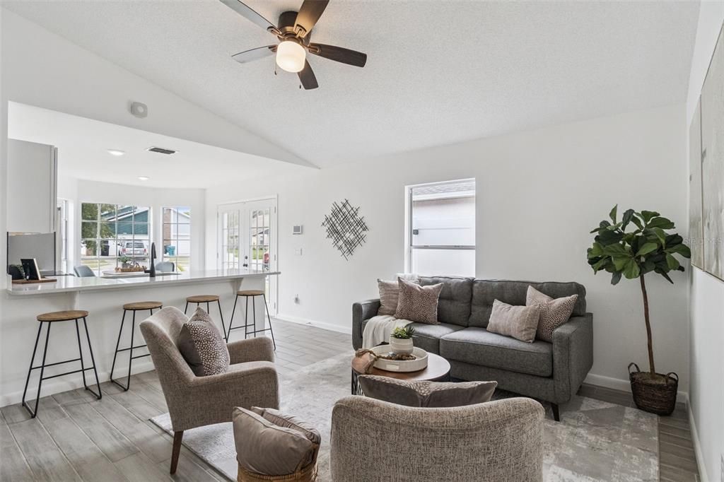 Active With Contract: $289,000 (3 beds, 2 baths, 1156 Square Feet)