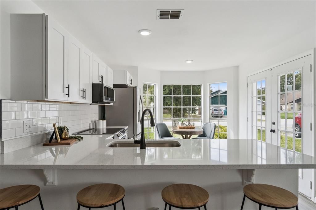 Active With Contract: $289,000 (3 beds, 2 baths, 1156 Square Feet)