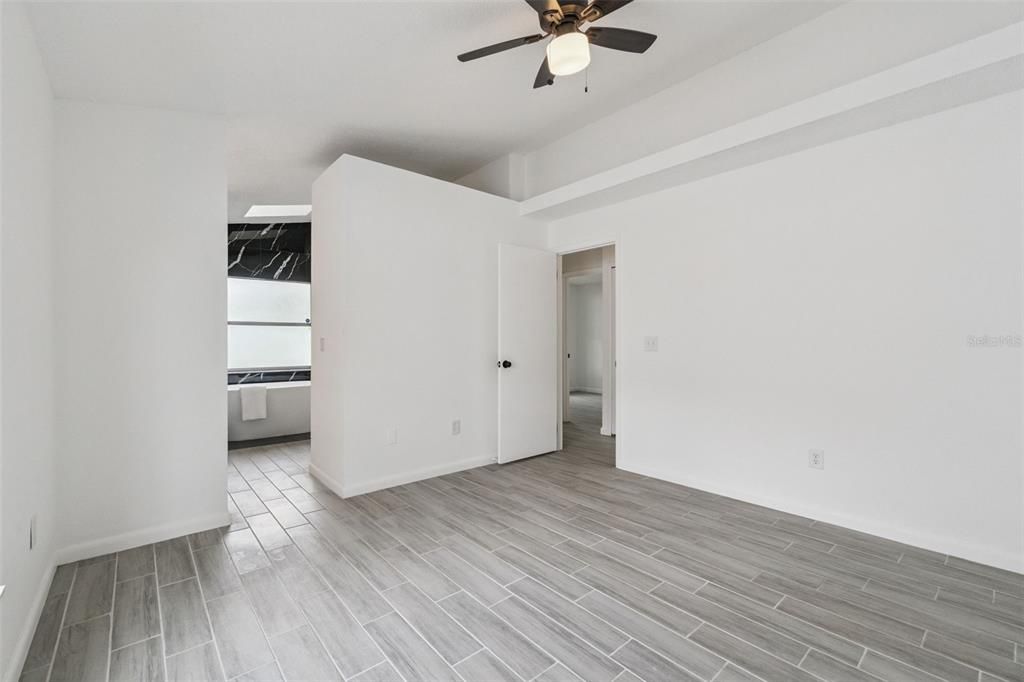 Active With Contract: $289,000 (3 beds, 2 baths, 1156 Square Feet)