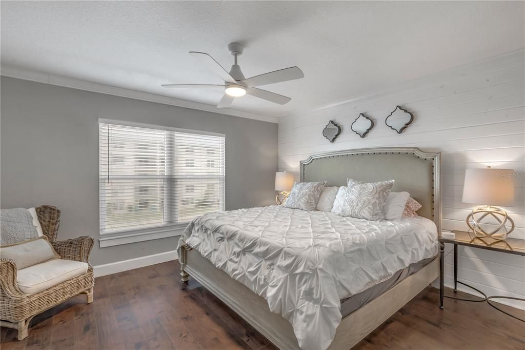 待售: $499,000 (2 贝兹, 2 浴室, 978 平方英尺)