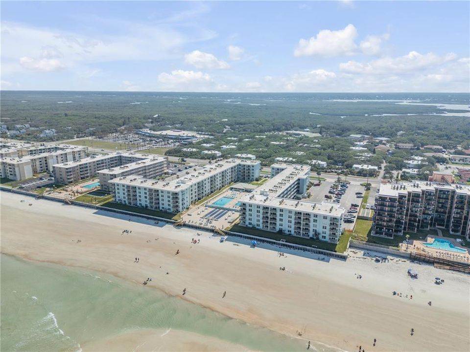 待售: $499,000 (2 贝兹, 2 浴室, 978 平方英尺)