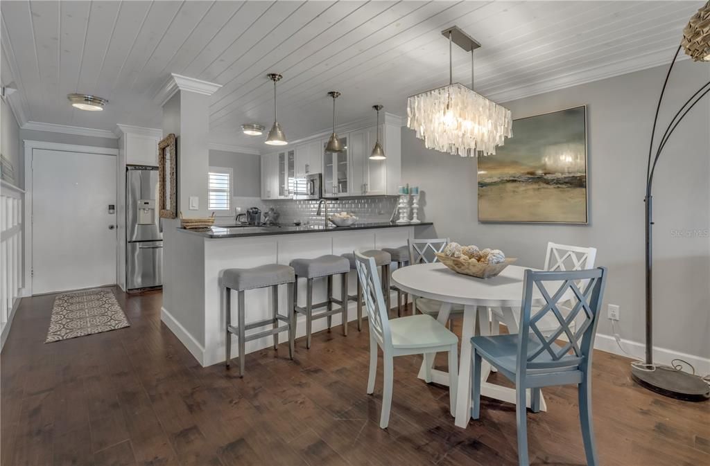 待售: $499,000 (2 贝兹, 2 浴室, 978 平方英尺)