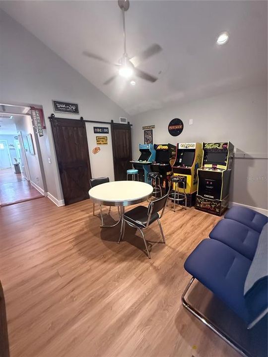 待售: $259,000 (3 贝兹, 2 浴室, 1150 平方英尺)