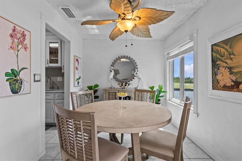 待售: $165,000 (1 贝兹, 1 浴室, 740 平方英尺)