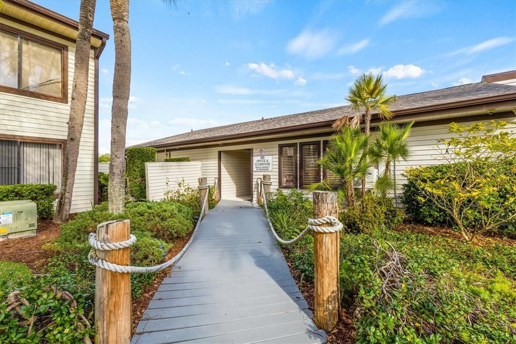 待售: $165,000 (1 贝兹, 1 浴室, 740 平方英尺)