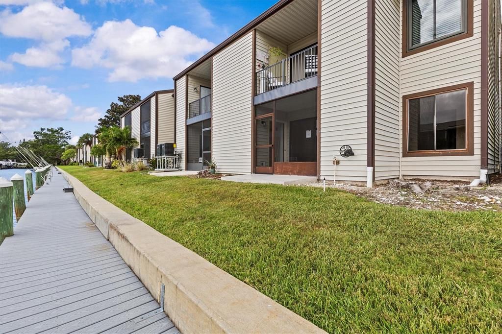 待售: $165,000 (1 贝兹, 1 浴室, 740 平方英尺)