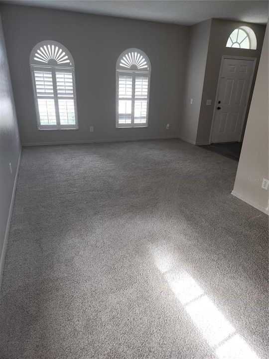 合同活跃: $2,400 (4 贝兹, 2 浴室, 1808 平方英尺)