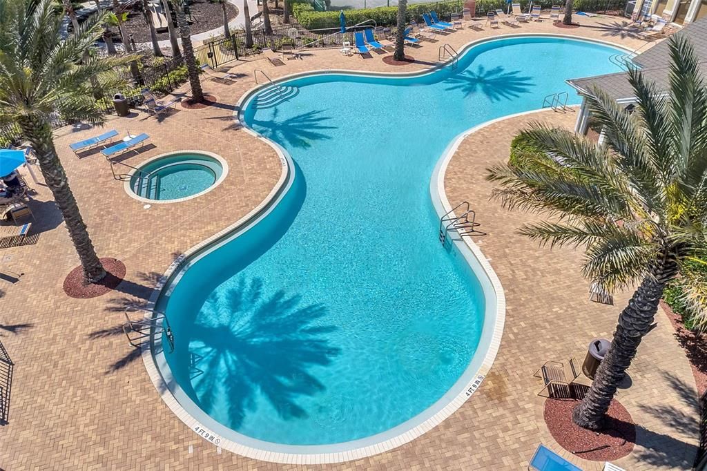 Activo con contrato: $599,000 (4 camas, 4 baños, 2966 Pies cuadrados)