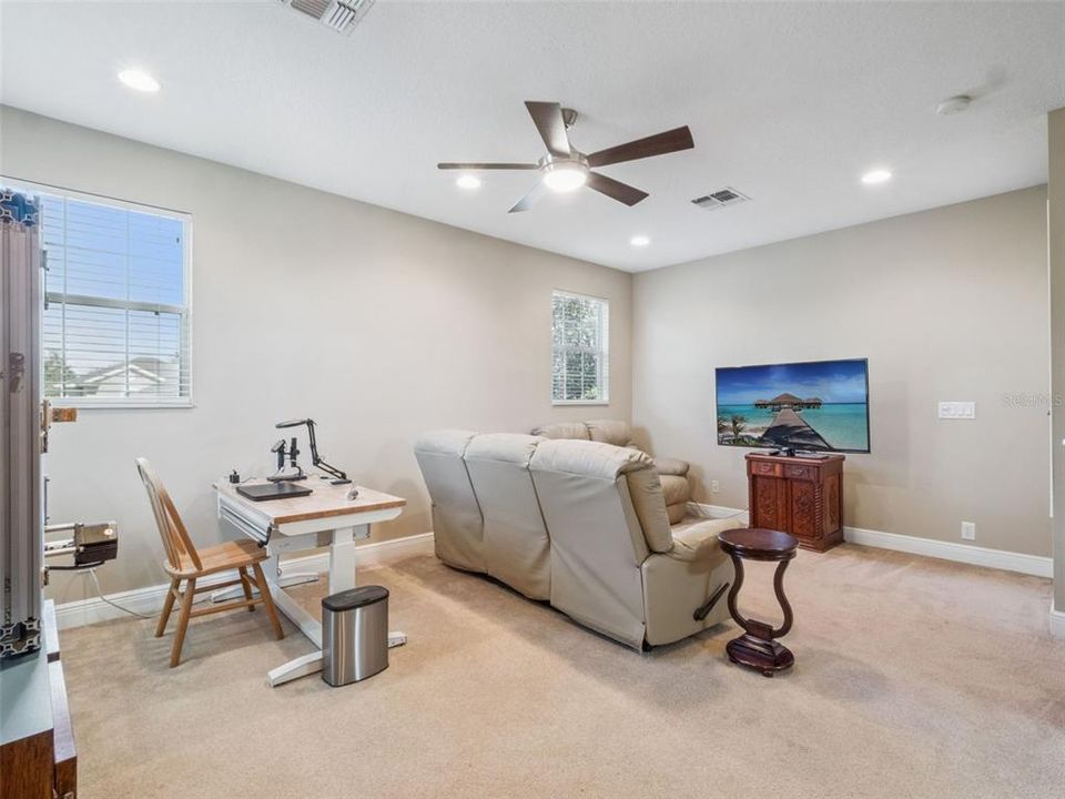 Activo con contrato: $599,000 (4 camas, 4 baños, 2966 Pies cuadrados)