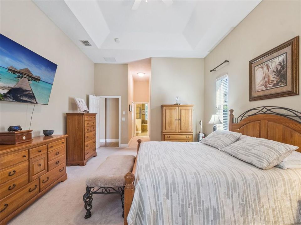 Activo con contrato: $599,000 (4 camas, 4 baños, 2966 Pies cuadrados)