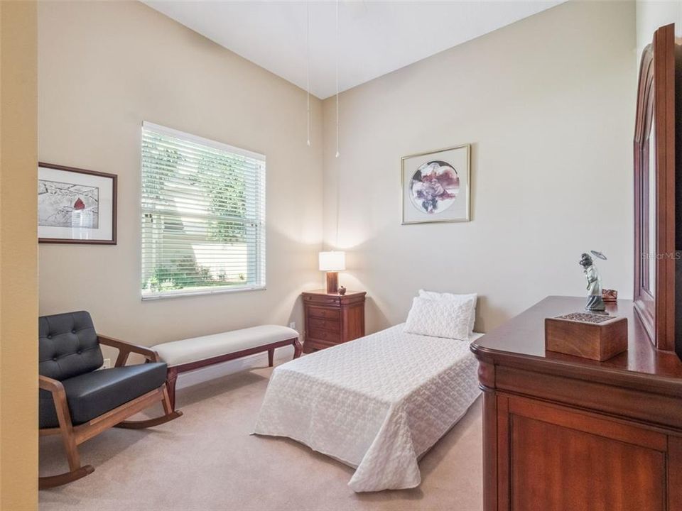 Activo con contrato: $599,000 (4 camas, 4 baños, 2966 Pies cuadrados)