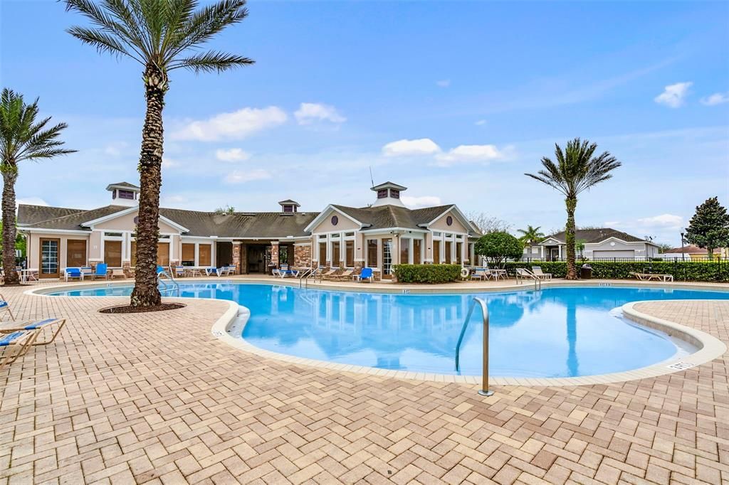 Activo con contrato: $599,000 (4 camas, 4 baños, 2966 Pies cuadrados)