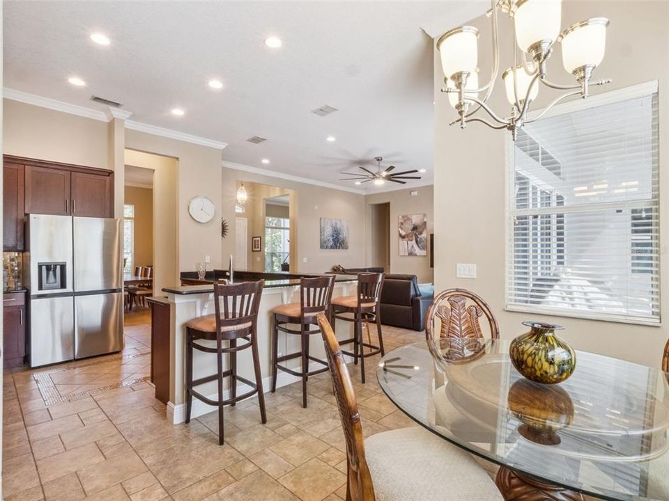 Activo con contrato: $599,000 (4 camas, 4 baños, 2966 Pies cuadrados)