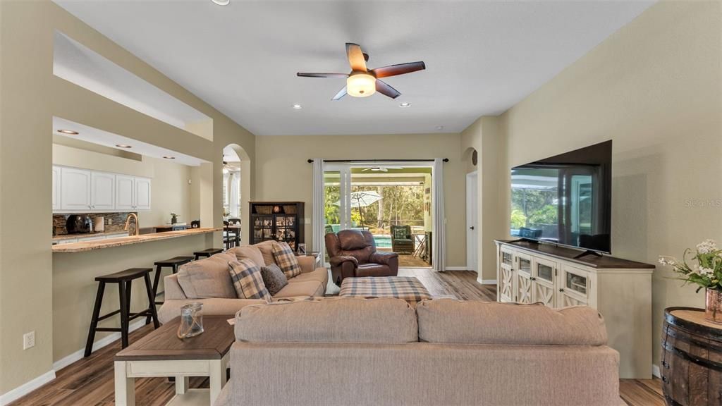 For Sale: $494,900 (3 beds, 2 baths, 1985 Square Feet)