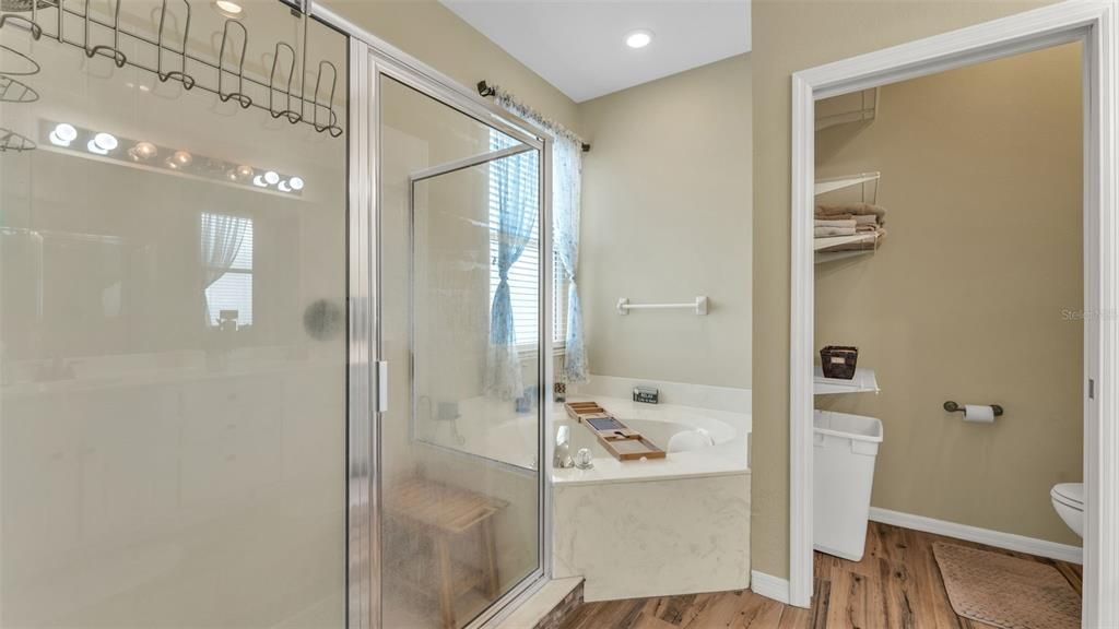 For Sale: $494,900 (3 beds, 2 baths, 1985 Square Feet)