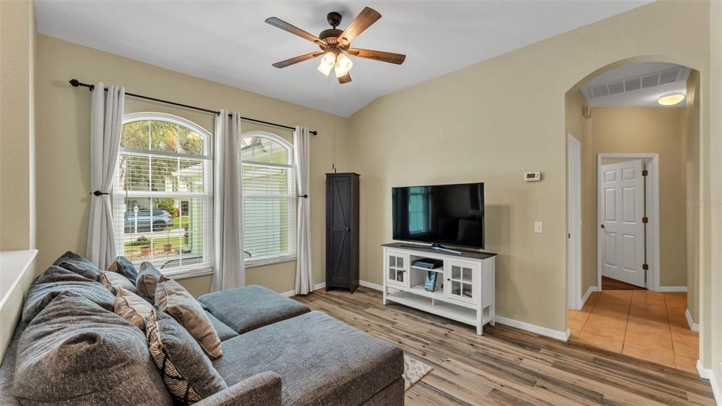 For Sale: $494,900 (3 beds, 2 baths, 1985 Square Feet)