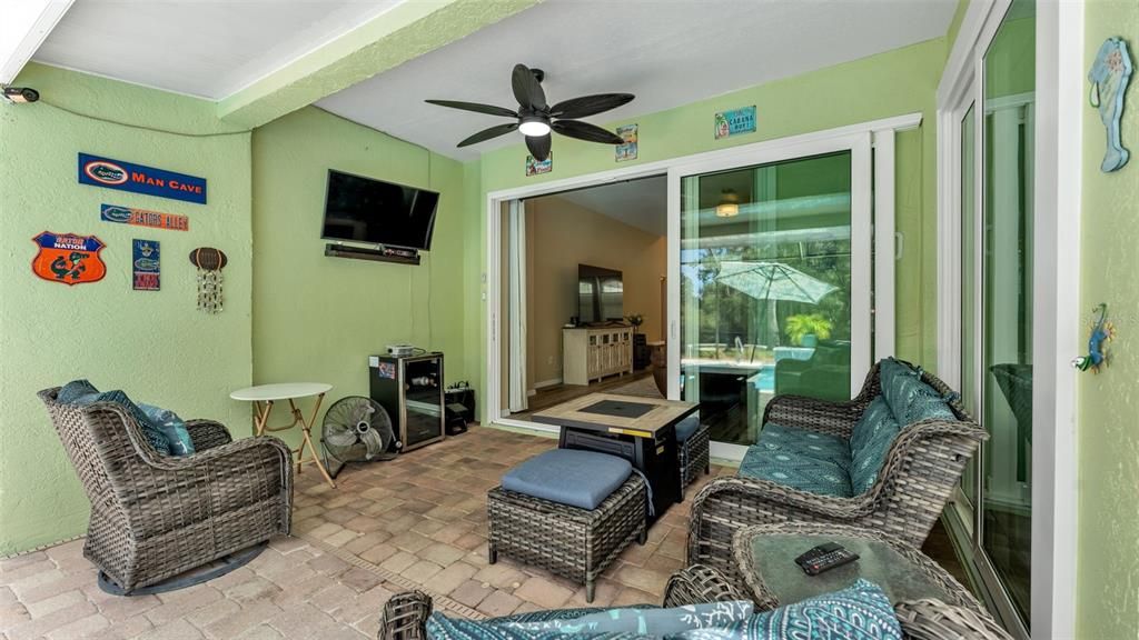 For Sale: $494,900 (3 beds, 2 baths, 1985 Square Feet)