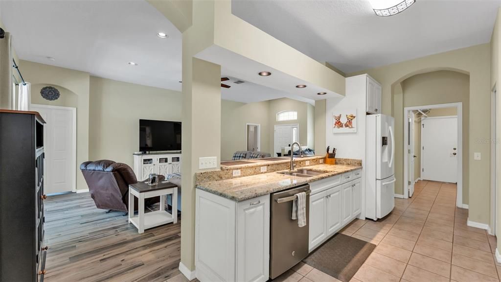 For Sale: $494,900 (3 beds, 2 baths, 1985 Square Feet)