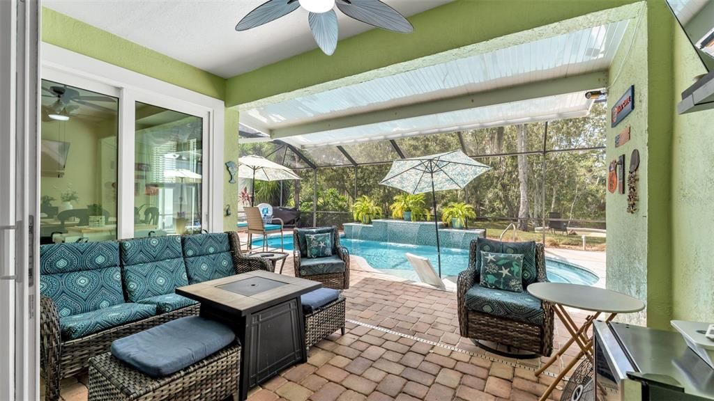 For Sale: $494,900 (3 beds, 2 baths, 1985 Square Feet)