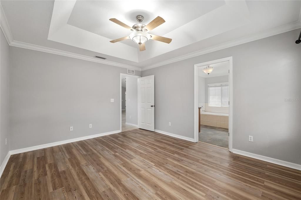 Active With Contract: $349,900 (3 beds, 2 baths, 1504 Square Feet)