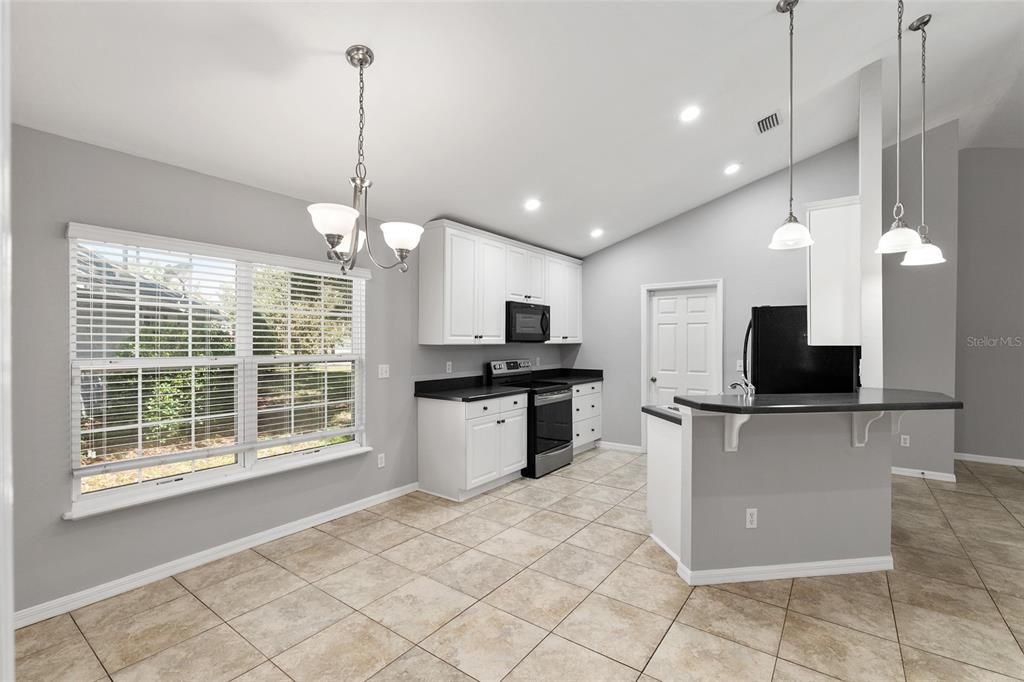 Active With Contract: $349,900 (3 beds, 2 baths, 1504 Square Feet)