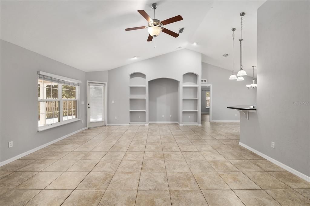 Active With Contract: $349,900 (3 beds, 2 baths, 1504 Square Feet)