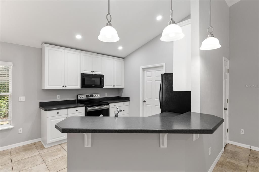 Active With Contract: $349,900 (3 beds, 2 baths, 1504 Square Feet)