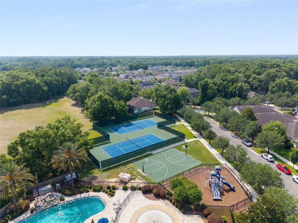 Active With Contract: $349,900 (3 beds, 2 baths, 1504 Square Feet)